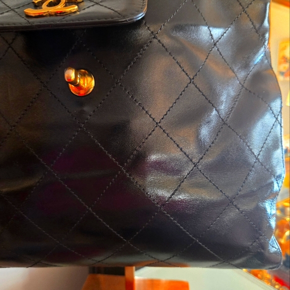 1997-1999 Chanel Shoulder Quilted Black Lambskin Medium Bag - Picture 10 of 15
